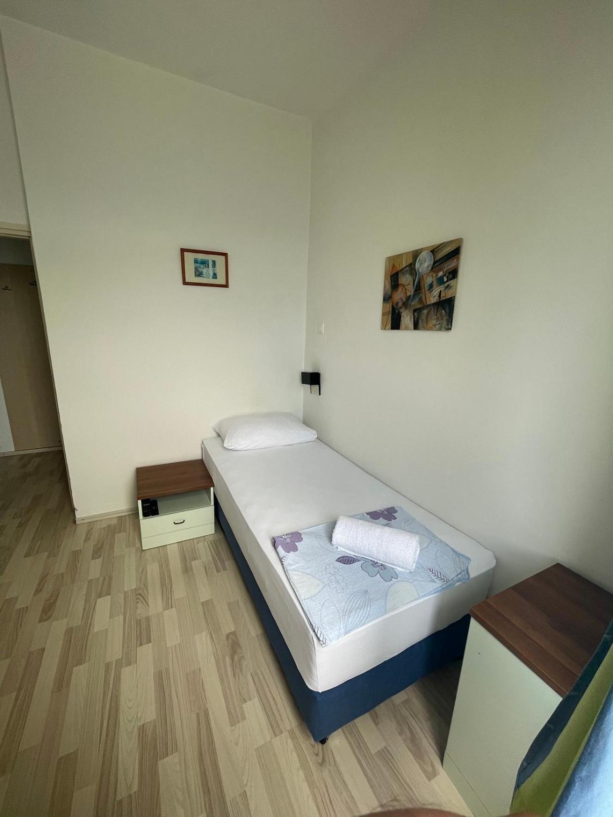 Bed&Breakfast Villa Eva Omisalj ภายนอก รูปภาพ