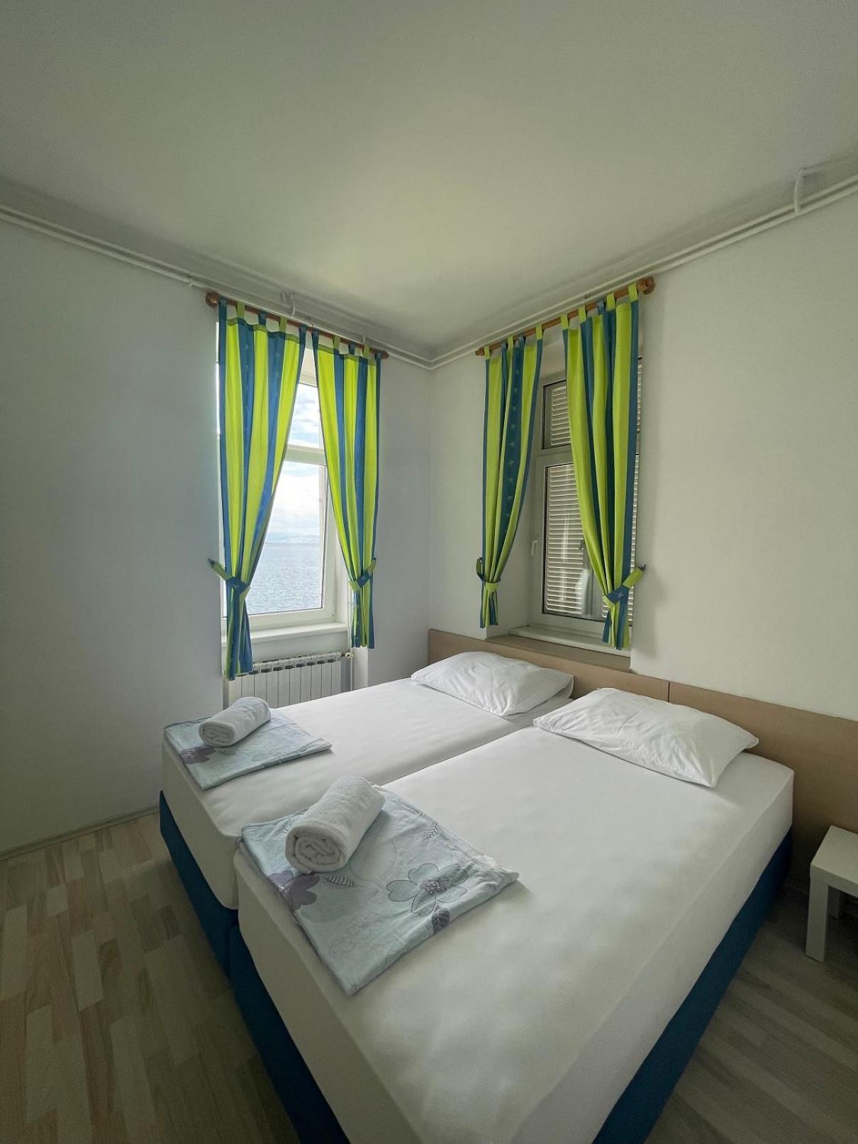 Bed&Breakfast Villa Eva Omisalj ภายนอก รูปภาพ