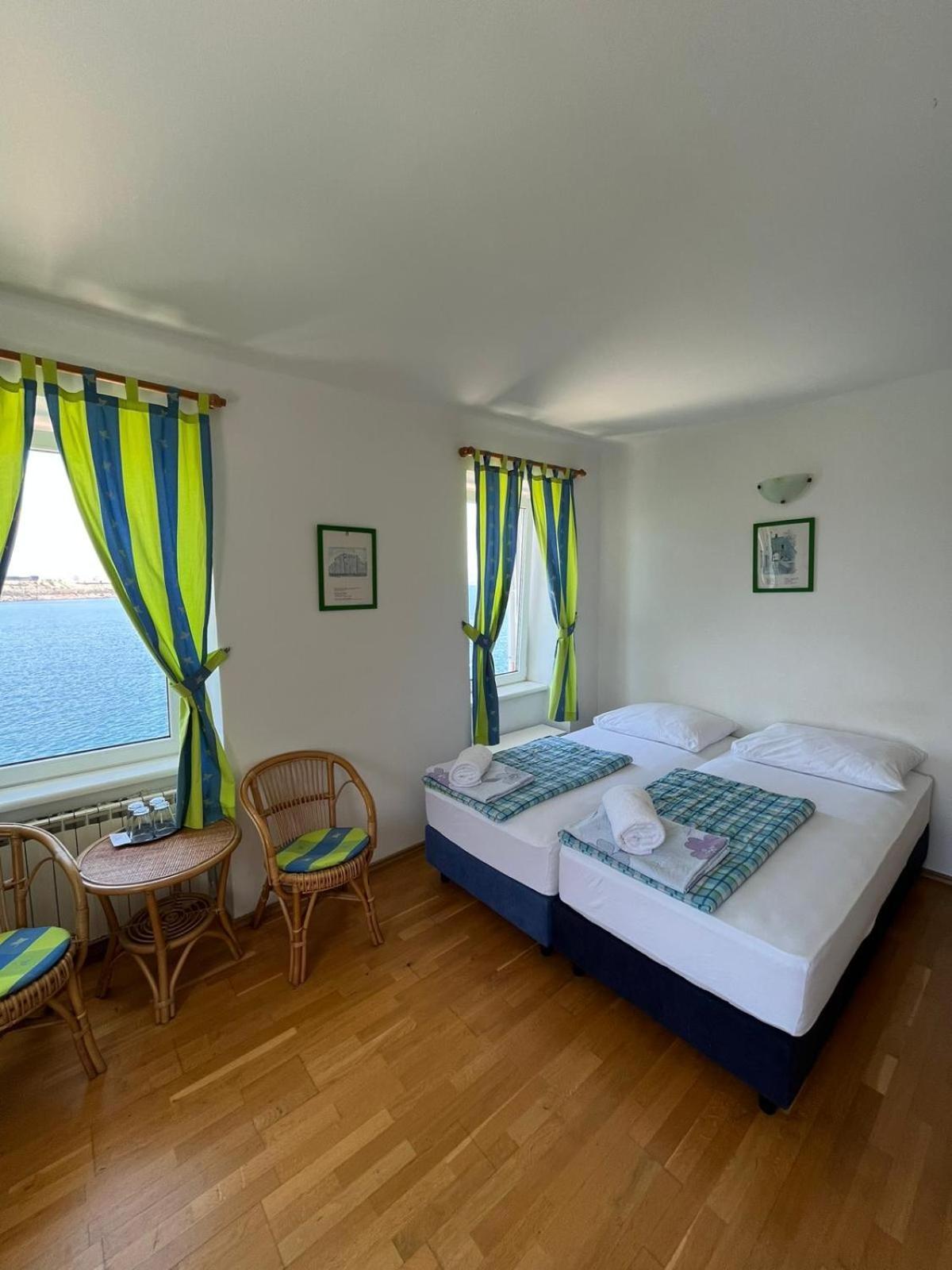 Bed&Breakfast Villa Eva Omisalj ภายนอก รูปภาพ