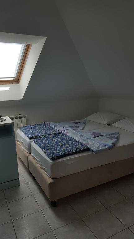 Bed&Breakfast Villa Eva Omisalj ภายนอก รูปภาพ